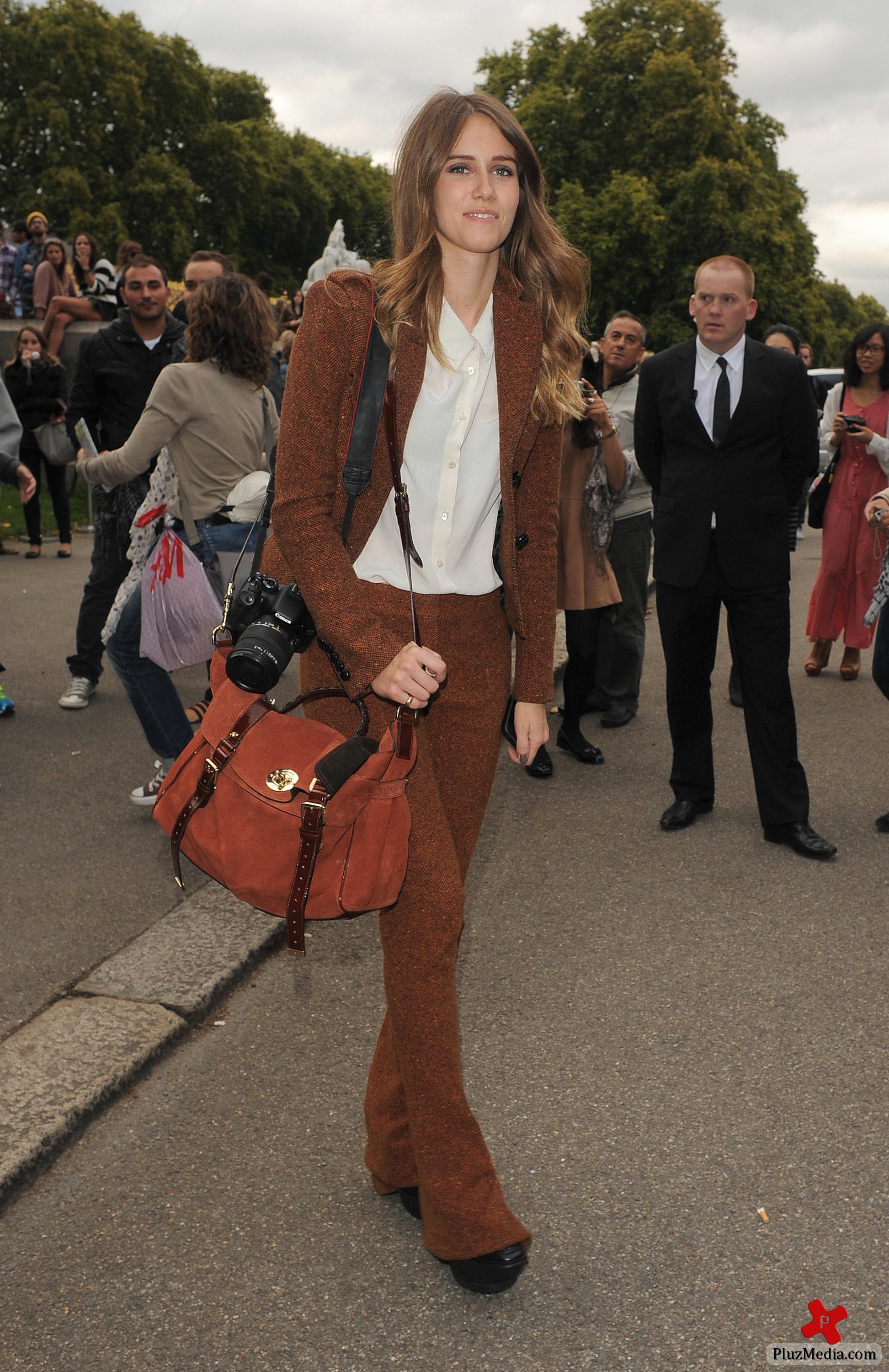 Jade Williams - London Fashion Week Spring Summer 2012 - Burberry Prorsum - Outside | Picture 82298